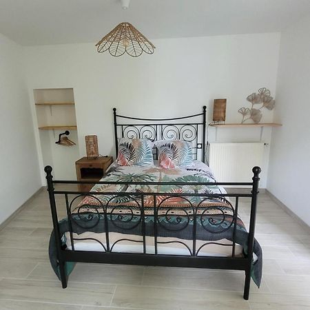 Le Truc En Plus, Accessibles Pmr, Appartement 45 M2 Mitoyen Dans Une Maison Avec Un Autre Appartement Guerard ภายนอก รูปภาพ